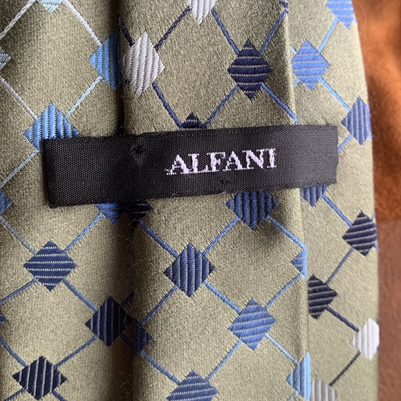 Alfani 100% silk tie handmade 60” - Picture 2 of 7